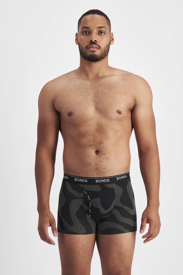 Jason (He/Him) wears size XL and is 194cm tall with 93cm chest and 113cm waist
