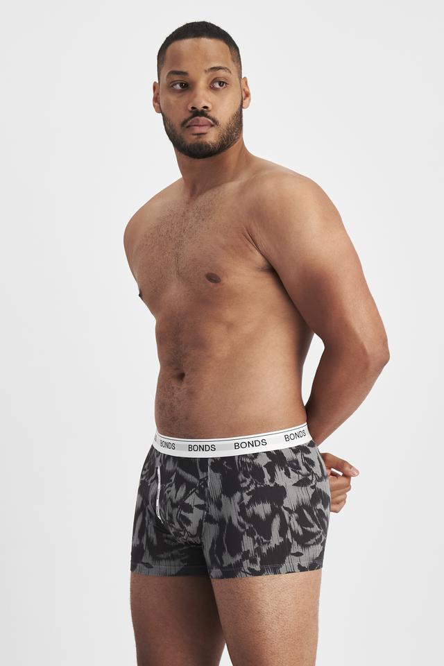 Jason (He/Him) wears size XL and is 194cm tall with 93cm chest and 113cm waist