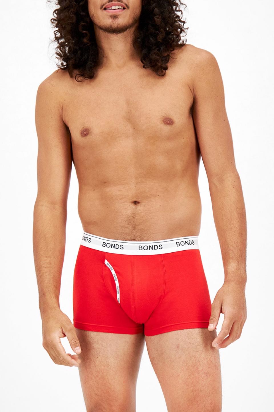 Model wears size Medium, is 190cm tall with 117cm chest and 82cm waist