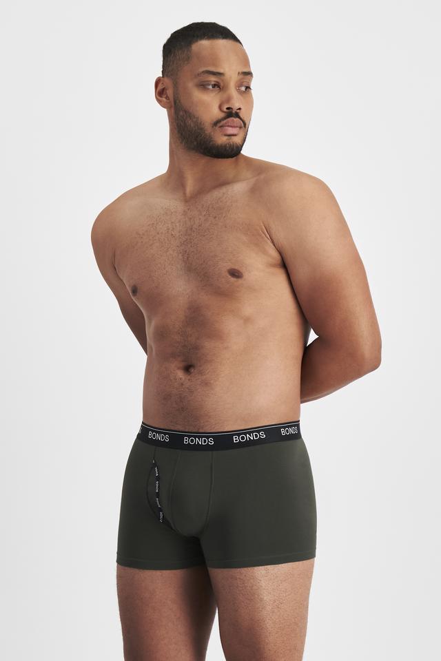 Jason (He/Him) wears size XL and is 194cm tall with 93cm chest and 113cm waist