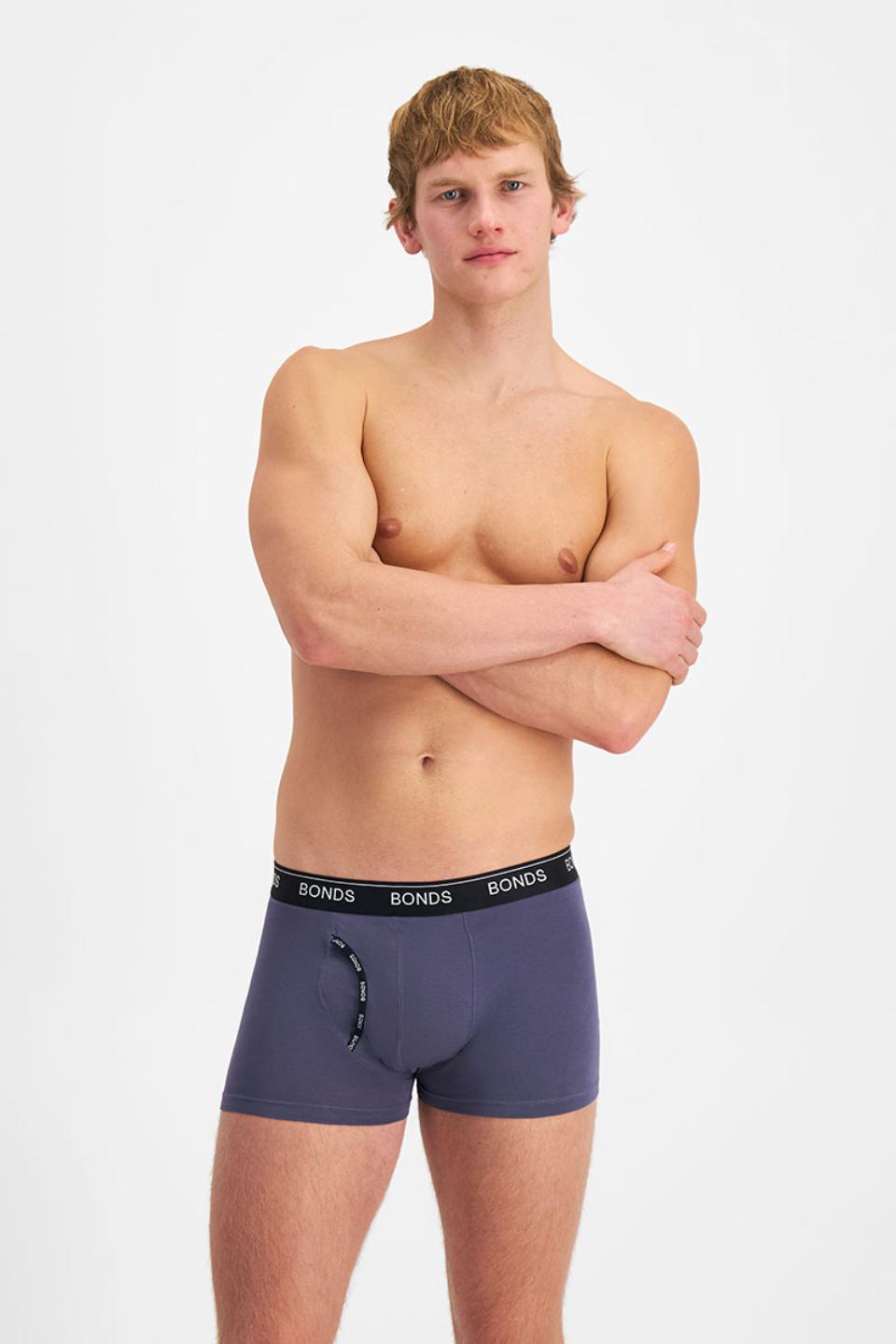 Max (He/Him) wears size Medium and is 189cm tall with 90cm chest and 73cm waist