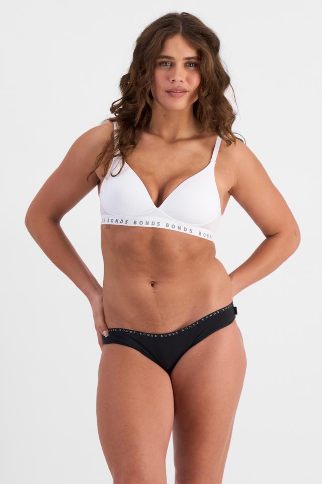 Olivia (She/Her) wears size 10 and is 176cm tall with cm chest and cm waist