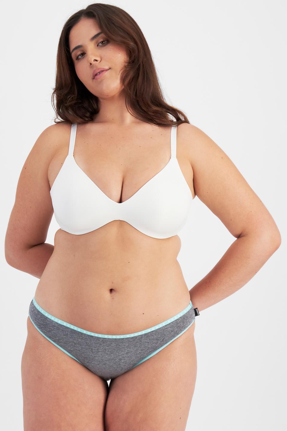 Bella (She/Her) wears size 14 and is 173cm tall with 95cm chest and 77cm waist
