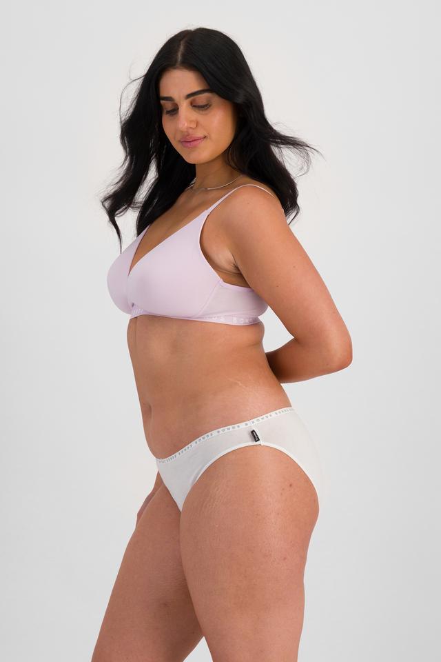 Grace (She/Her) wears size 14 and is 170cm tall with 97.8cm chest and 82.6cm waist