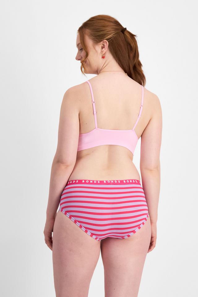 Martine (She/Her) wears size 14 and is 175cm tall with 82cm chest and 76cm waist