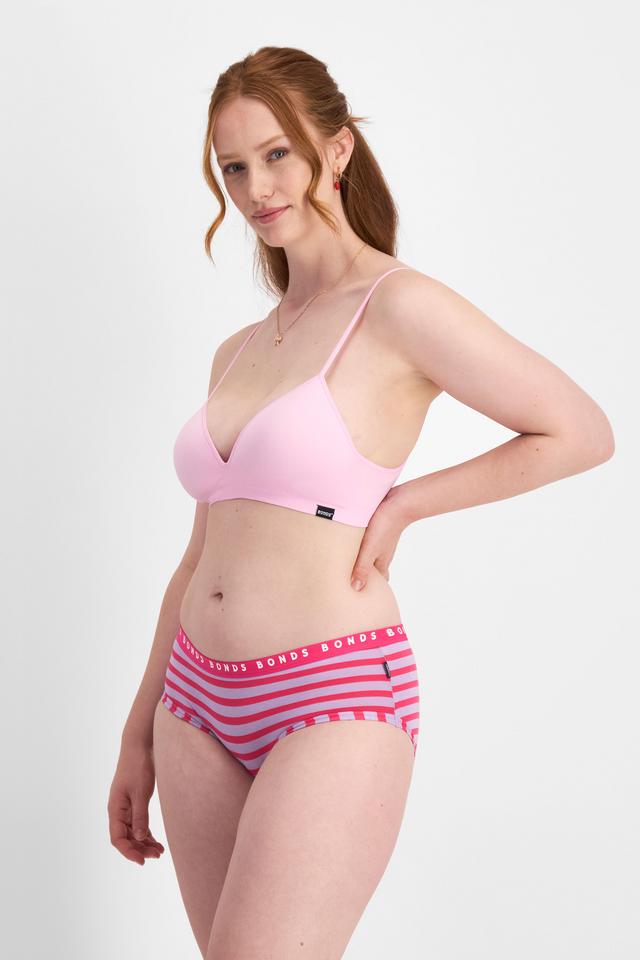 Martine (She/Her) wears size 14 and is 175cm tall with 82cm chest and 76cm waist