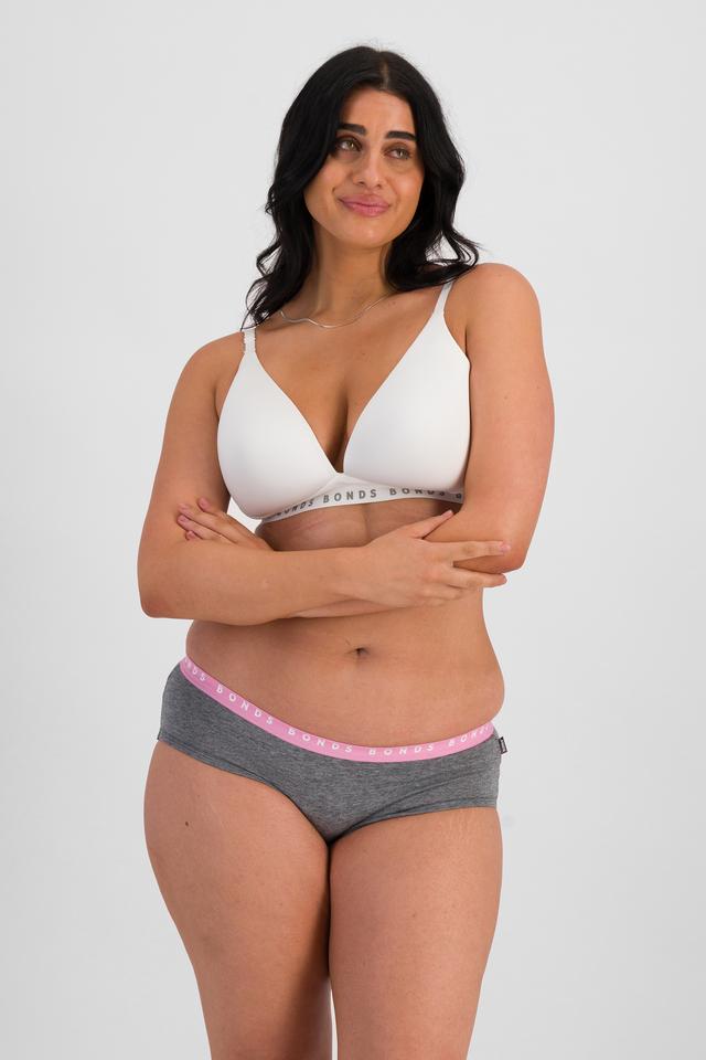 Grace (She/Her) wears size 14 and is 170cm tall with 97.8cm chest and 82.6cm waist