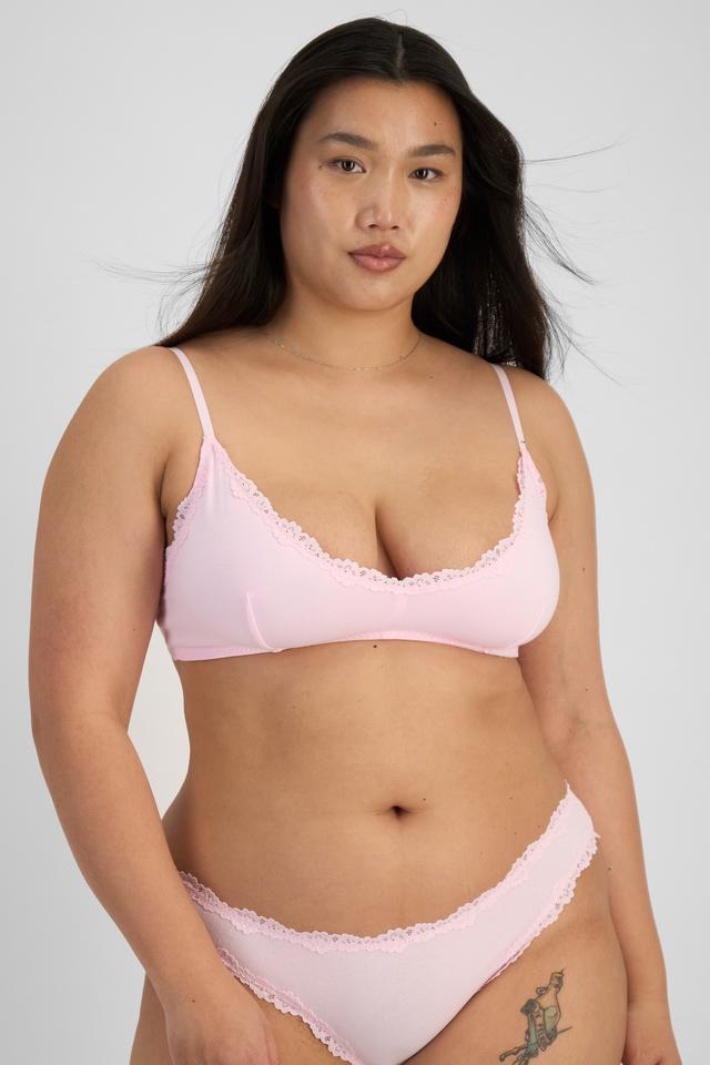 Chloe (She/Her) wears size L and is 165cm tall with 95cm chest and 78cm waist