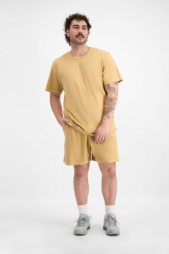 Sam (He/Him) wears size XL and is 178cm tall with 112cm chest
