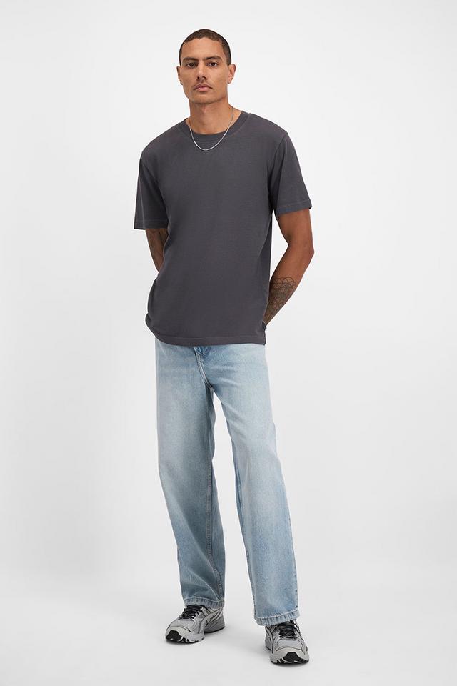 Luke (He/Him) wears size Medium and is 187cm tall with 91cm chest and 78cm waist