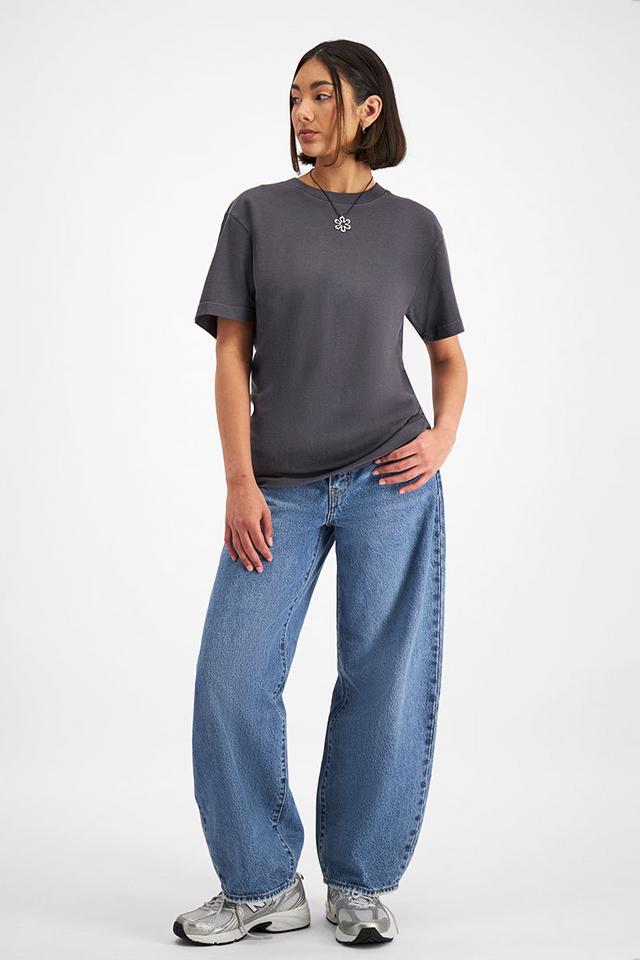 Tia (She/Her) wears size XS and is 173cm tall with 81cm chest and 58cm waist