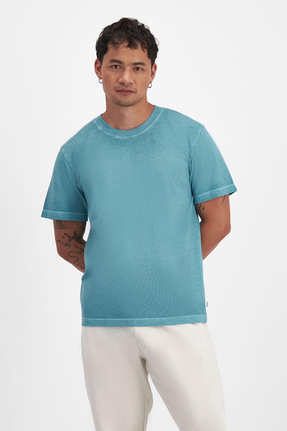 Carl-Michael (He/Him) wears size Medium and is 186cm tall with 97cm chest and 83cm waist
