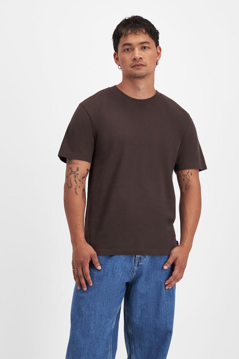 Carl-Michael (He/Him) wears size Medium and is 186cm tall with 97cm chest and 83cm waist