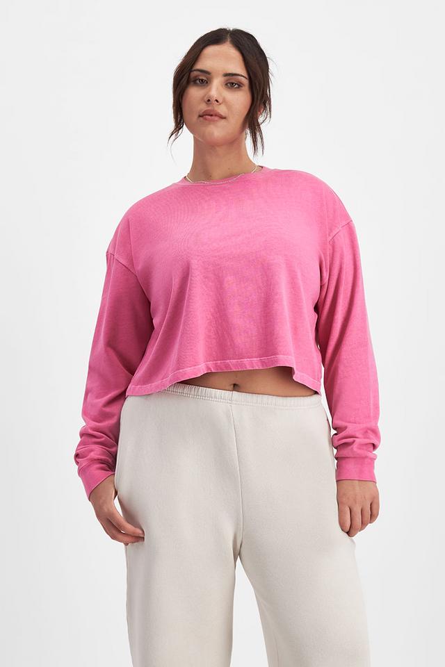 Bella (She/Her) wears size Large and is 173cm tall with 95cm chest and 77cm waist