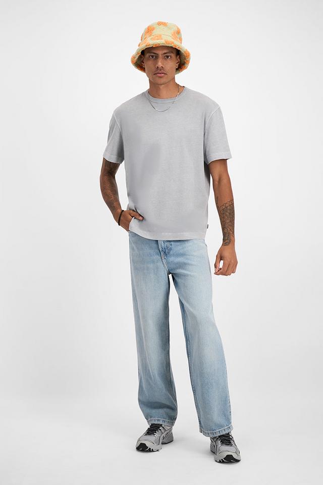 Luke (He/Him) wears size Medium and is 187cm tall with 91cm chest and 78cm waist