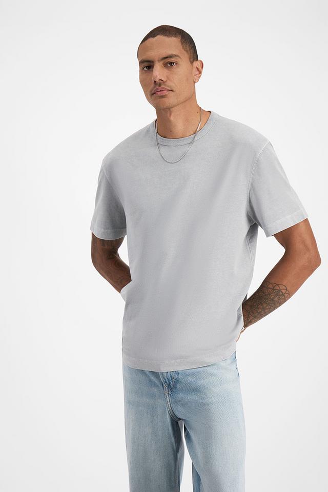Luke (He/Him) wears size Medium and is 187cm tall with 91cm chest and 78cm waist