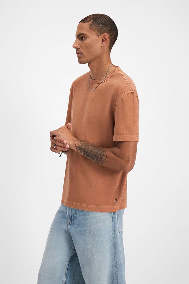 Luke (He/Him) wears size Medium and is 187cm tall with 91cm chest and 78cm waist