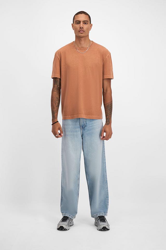 Luke (He/Him) wears size Medium and is 187cm tall with 91cm chest and 78cm waist