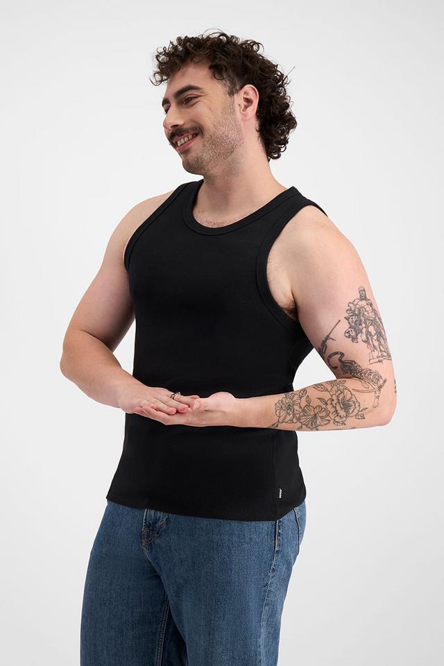 Sam (He/Him) wears size XL and is 178cm tall with 112cm chest