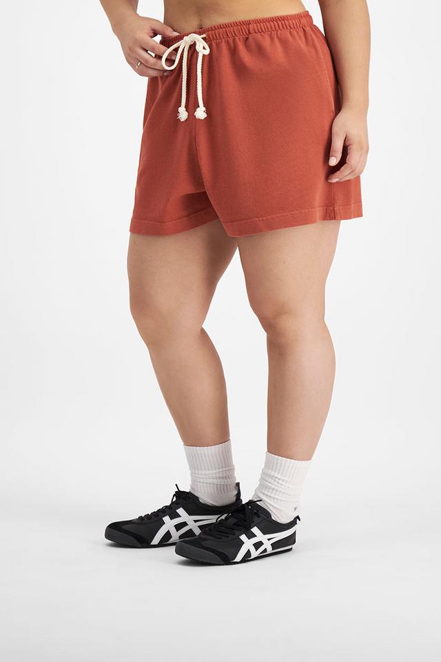 Taylor (She/Her) wears size Large and is 161cm tall with 98cm chest and 74cm waist