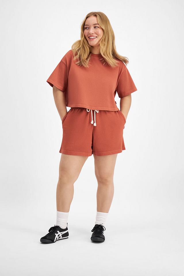 Taylor (She/Her) wears size Large and is 161cm tall with 98cm chest and 74cm waist