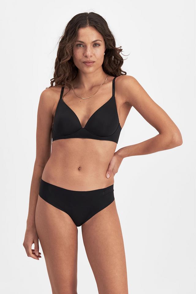 Steph (She/Her) wears size 12B and is 170cm tall with 81cm chest and 66cm waist