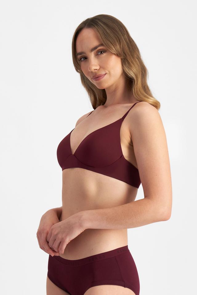 Mikaela (She/Her) wears size 12B and is 177cm tall with 89cm chest and 66cm waist