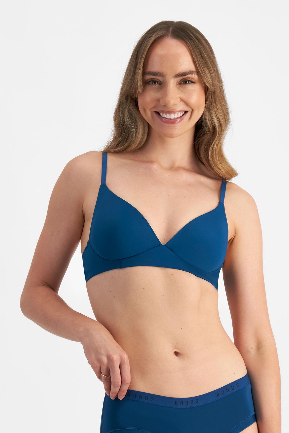 Mikaela (She/Her) wears size 12B and is 177cm tall with 89cm chest and 66cm waist