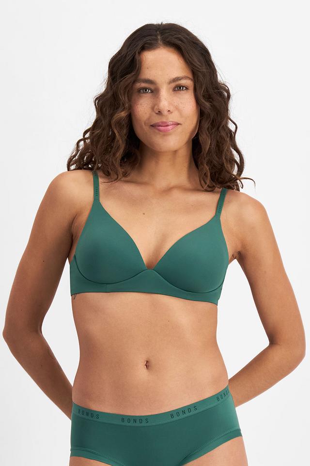 Steph (She/Her) wears size 12B and is 170cm tall with 81cm chest and 66cm waist