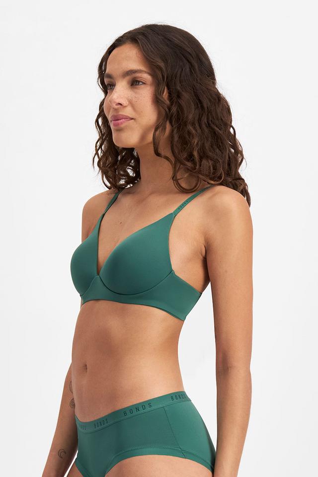 Steph (She/Her) wears size 12B and is 170cm tall with 81cm chest and 66cm waist