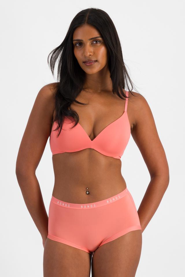 NAYA (She/Her) wears size 12 and is 174cm tall with 80cm chest and 63cm waist