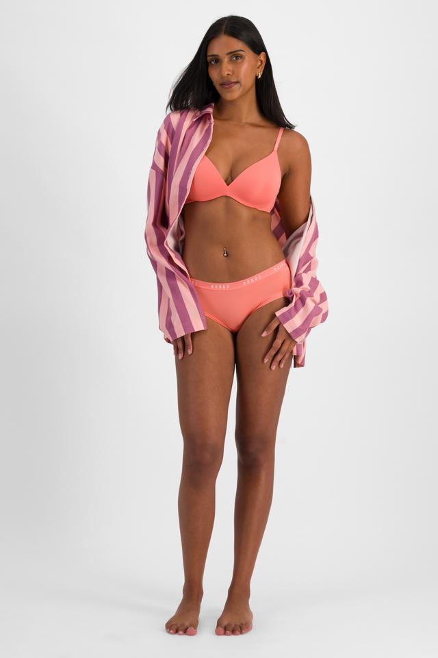 NAYA (She/Her) wears size 12 and is 174cm tall with 80cm chest and 63cm waist