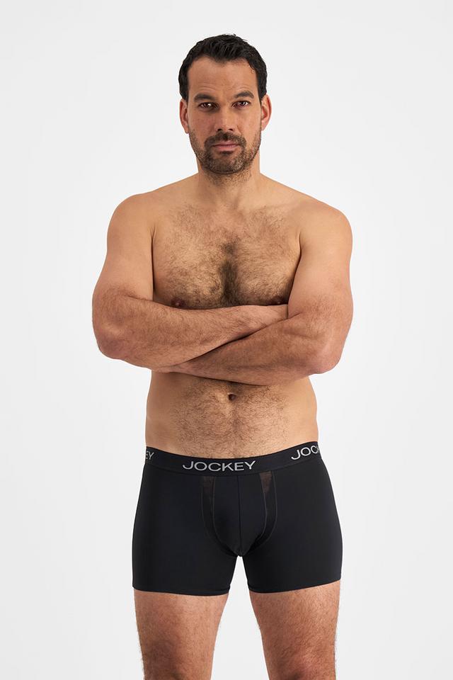 Joel (He/Him) wears size M and is 188cm tall with 99cm chest and 84cm waist