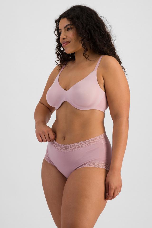 Laura (She/Her) wears size 14 and is 165cm tall with 94cm chest and 76cm waist