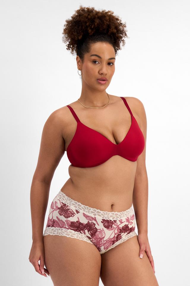 Madeleine (She/Her) wears size 16 and is 181cm tall with 99cm chest and 88cm waist