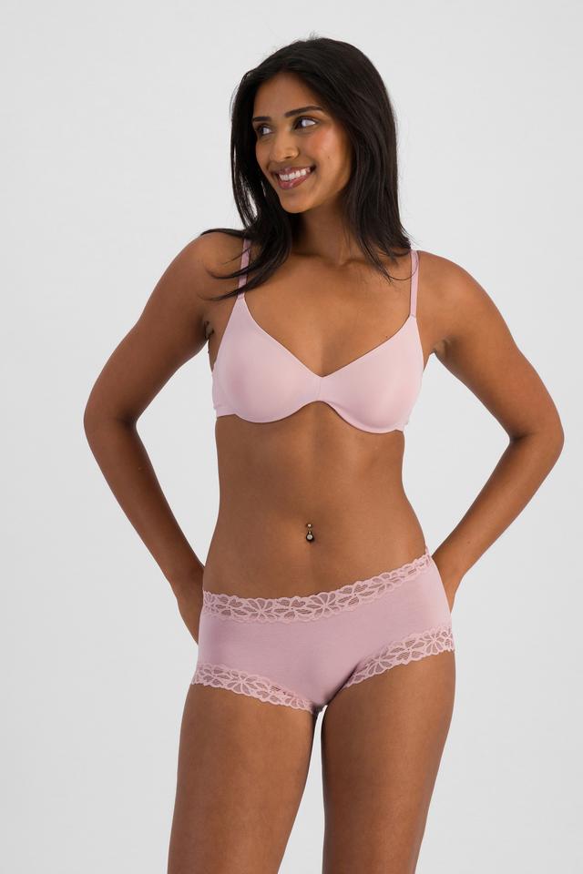 NAYA (She/Her) wears size 10 and is 174cm tall with 80cm chest and 63cm waist