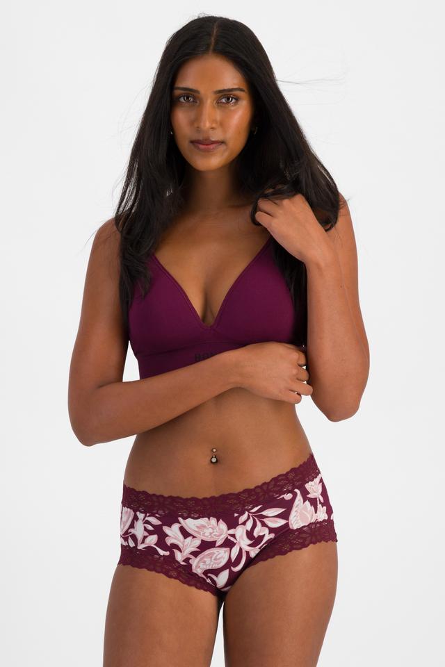 NAYA (She/Her) wears size 10 and is 174cm tall with 80cm chest and 63cm waist
