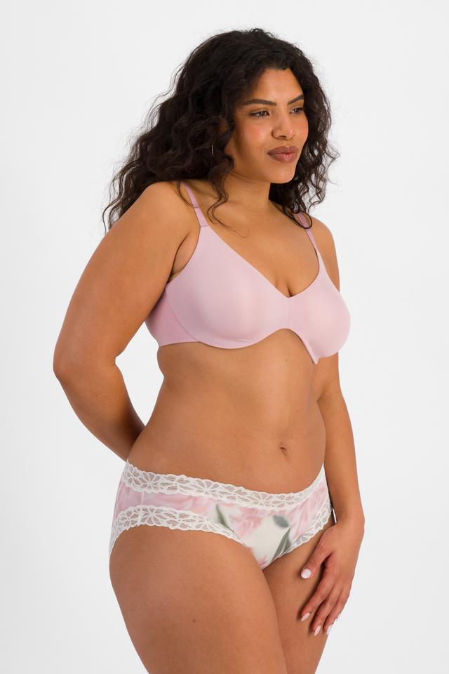 Laura (She/Her) wears size 14 and is 165cm tall with 94cm chest and 76cm waist
