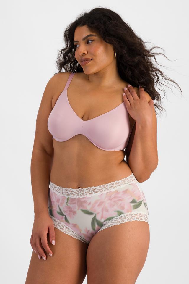 Laura (She/Her) wears size 14 and is 165cm tall with 94cm chest and 76cm waist