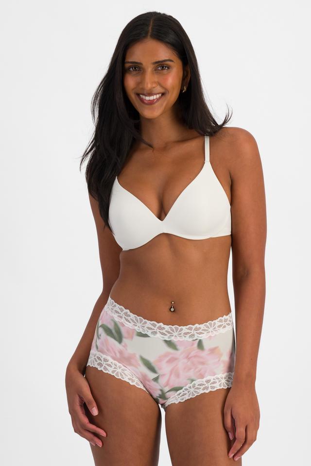 NAYA (She/Her) wears size 10 and is 174cm tall with 80cm chest and 63cm waist