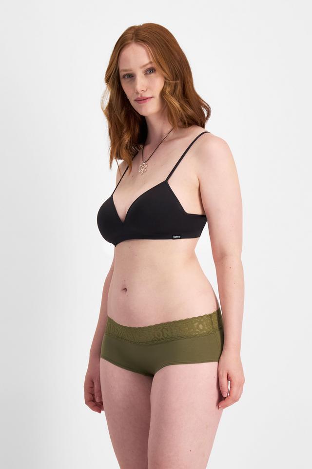 Martine (She/Her) wears size 14 and is 175cm tall with 82cm chest and 76cm waist