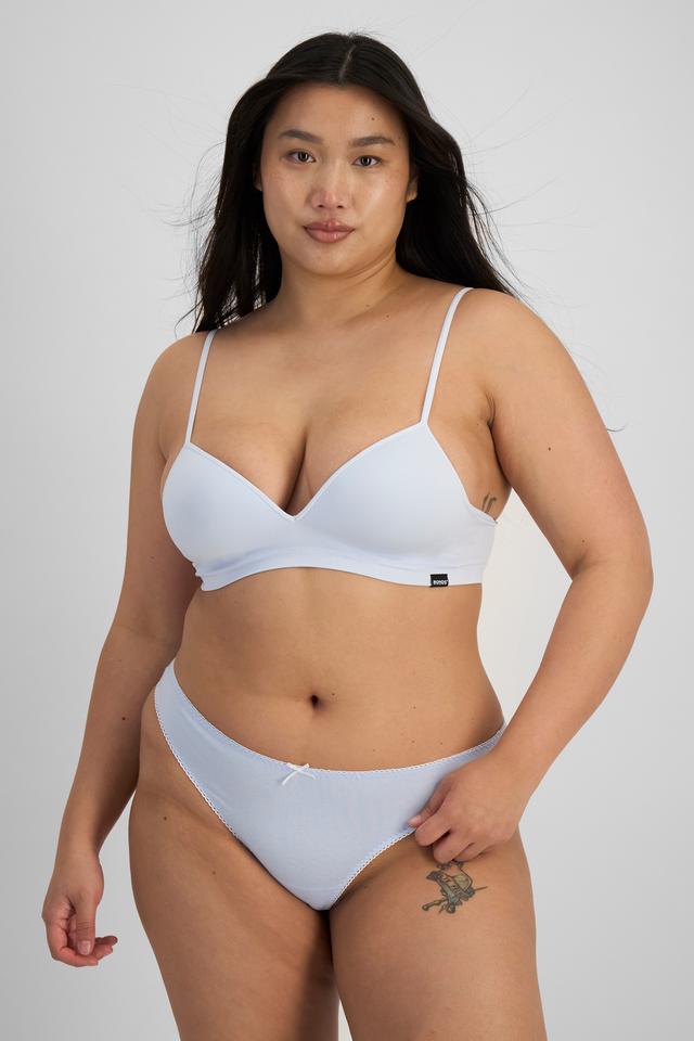 Chloe (She/Her) wears size 14 and is 165cm tall with 95cm chest and 78cm waist