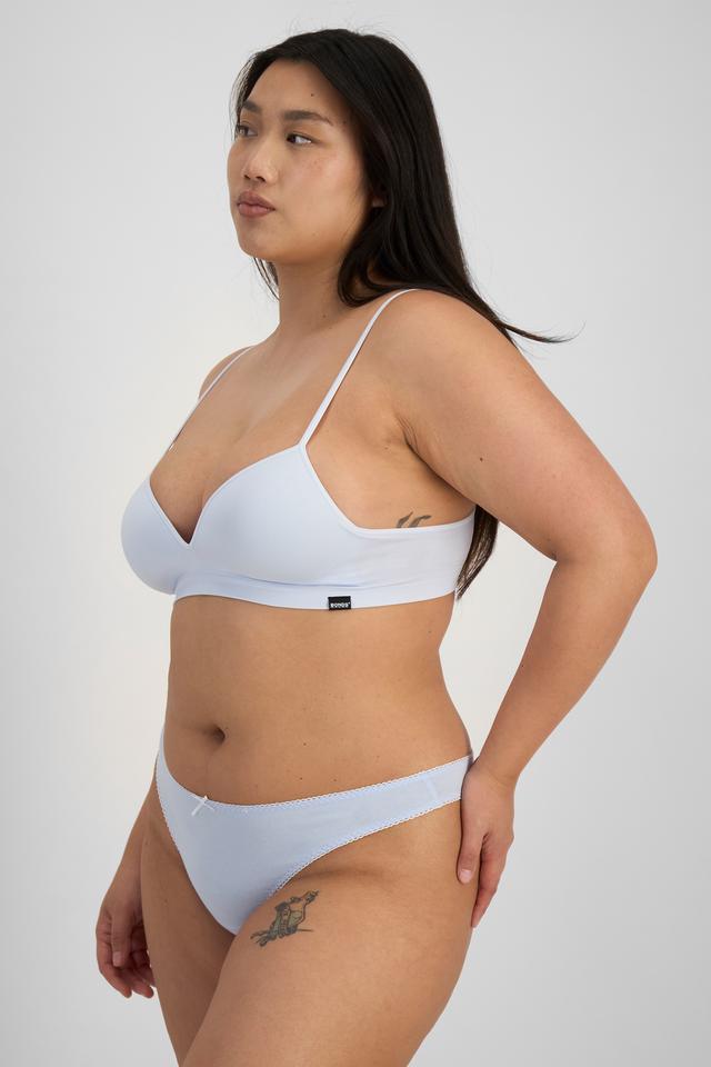 Chloe (She/Her) wears size 14 and is 165cm tall with 95cm chest and 78cm waist