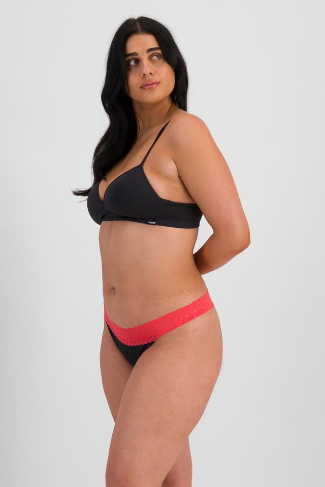 Grace (She/Her) wears size 14 and is 170cm tall with 97.8cm chest and 82.6cm waist