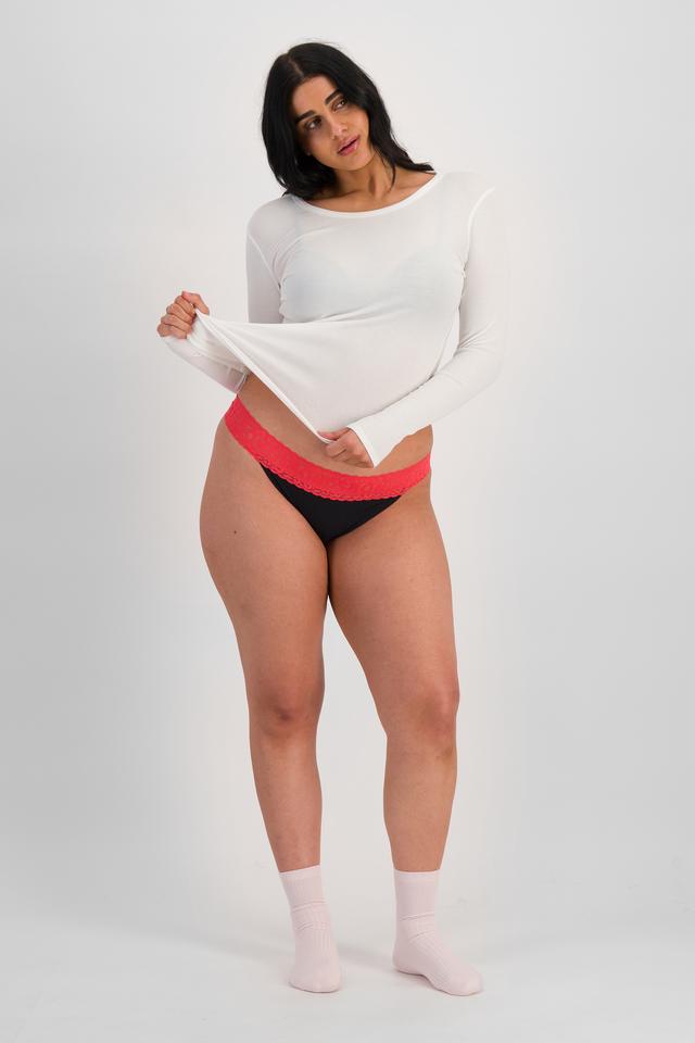 Grace (She/Her) wears size 14 and is 170cm tall with 97.8cm chest and 82.6cm waist