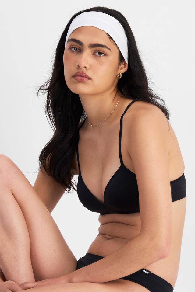 Olivia (She/Her) wears size 12 and is 176cm tall