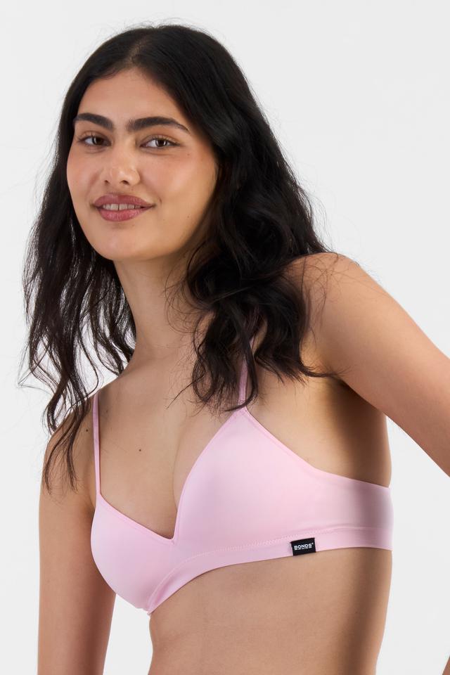 Tiana (She/Her) wears size 12B and is 176cm tall with cm chest and cm waist
