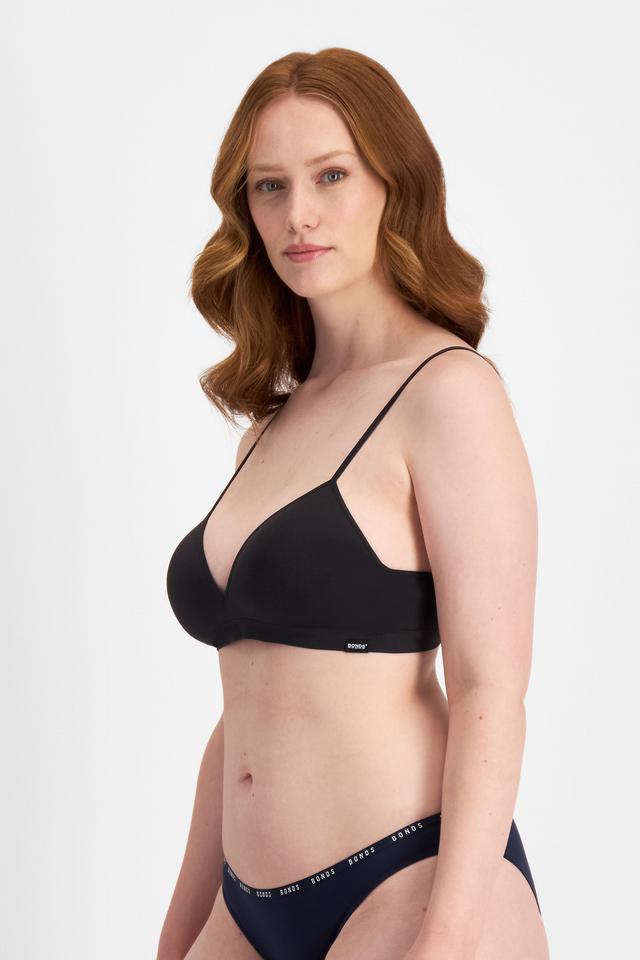 Martine (She/Her) wears size 14DD and is 175cm tall with 82cm chest and 76cm waist