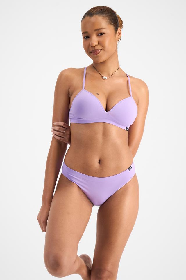 Bibi (She/Her) wears size 12 and is 165cm tall with 83cm chest and 65cm waist