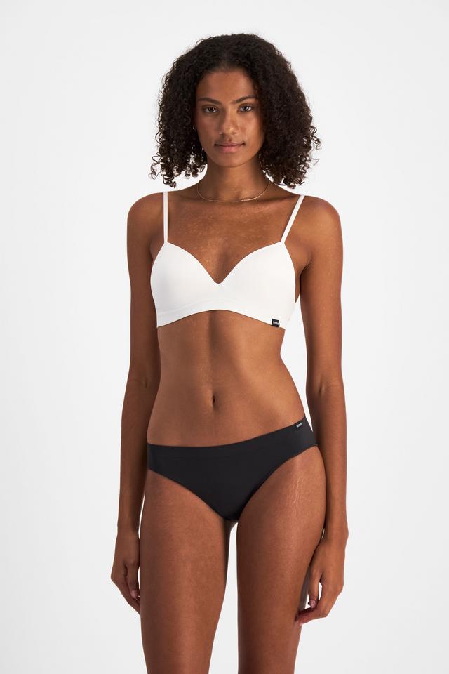 Norway (She/Her) wears size S and is 178cm tall with 82cm chest and 69cm waist